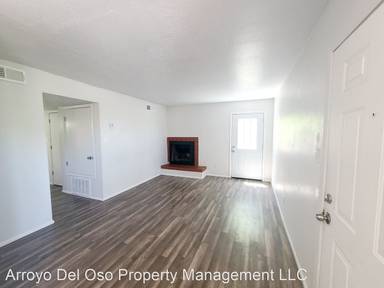 Main picture of 1233 Menaul Blvd NW
