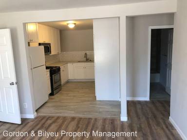 Main picture of 1312 E 52nd St