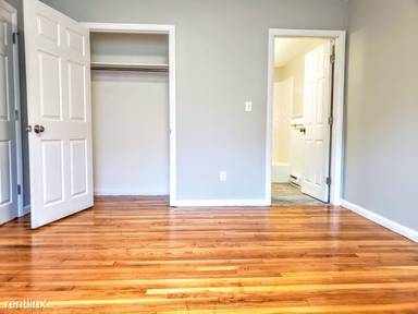Main picture of 200 Hancock St