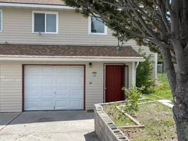 Main picture of 500 S Circle Dr