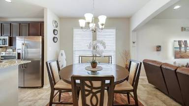 Main picture of 8248 Robin Gate