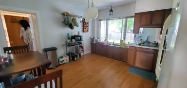 Main picture of 110 Lawrence St