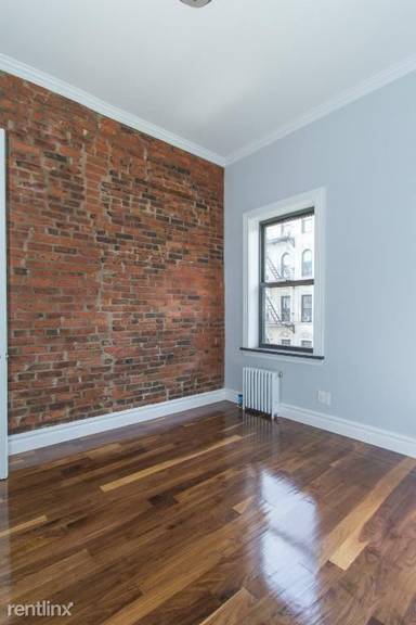 Main picture of 68 Clinton St
