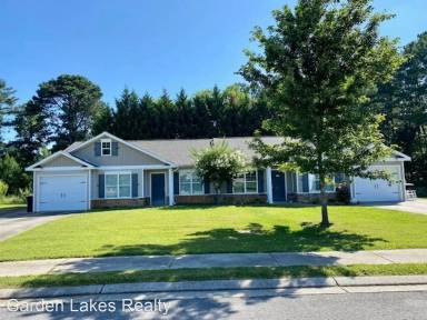 Main picture of 10 Chesney Dr NW