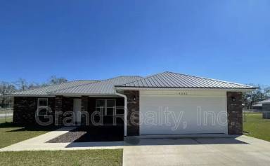 Main picture of 4040 Roxies Ln