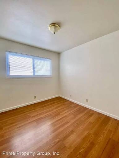 Main picture of 3035 School St