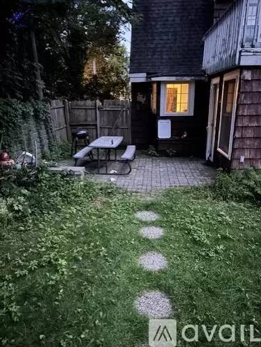 Main picture of 1117 Saint Clair Ave