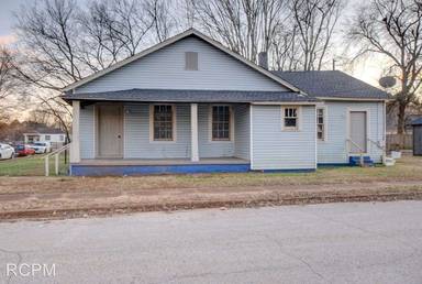 Main picture of 3700 Emm Ell St SW