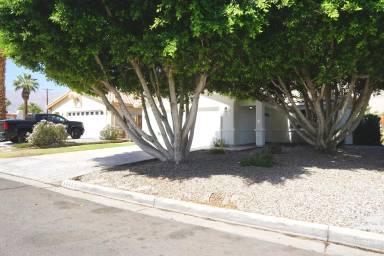Main picture of 52465 Avenida Navarro