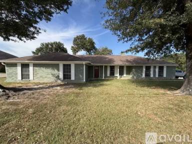 Main picture of 203 Eisenhower Dr