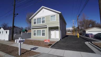 Main picture of 480 39th St