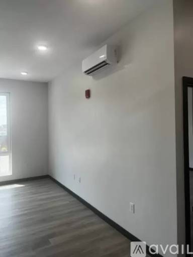 Main picture of 1369 South Ave