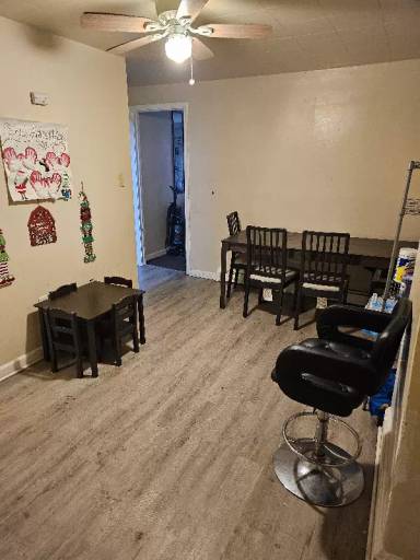 Main picture of 157 W Elm St