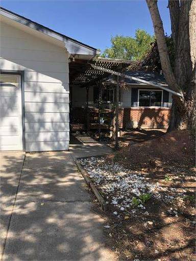 Main picture of 2404 Evergreen Dr