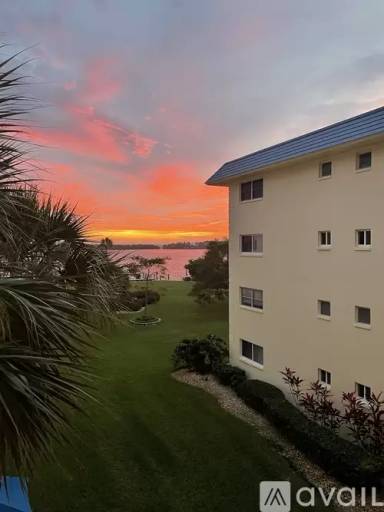 Main picture of 3808 Gulf of Mexico Dr