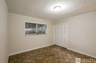 Main picture of 7944 Meridian St
