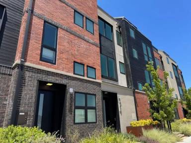 Main picture of 906 Brown Ave