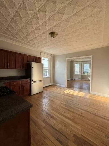 Main picture of 164 W Bigelow St