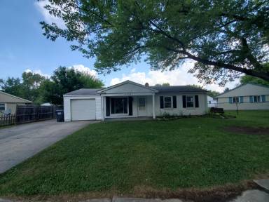 Main picture of 2308 S Fairlawn Way