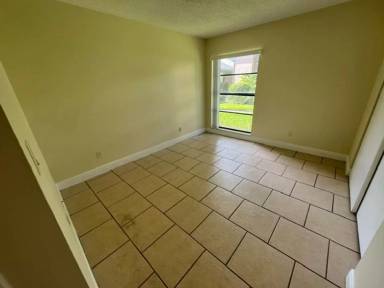 Main picture of 1225 N Wickham Rd