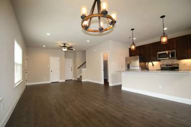 Main picture of 809 Jameson St