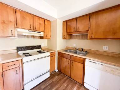 Main picture of 1560 F Ave