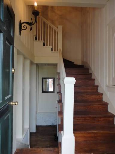 Main picture of 712 Haskell St
