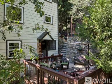 Main picture of 28997 Palisades Dr