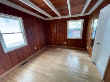 Main picture of 1207 1/2 Lawton Ave