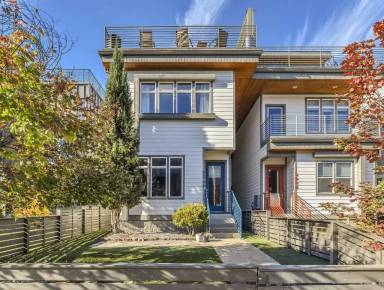 Main picture of 606B Hume St