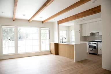 Main picture of 1513 S Stanley Ave