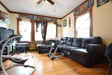 Main picture of 28 Falkland St