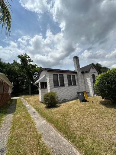 Main picture of 1178 W 10th St