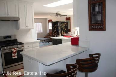 Main picture of 4810 Loukelton Way