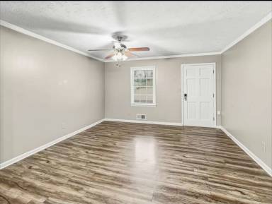 Main picture of 4412 Bryant Dr SW