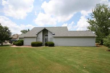 Main picture of 123 Lily Ct