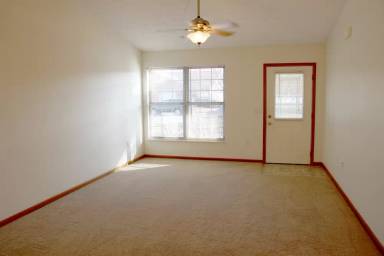 Main picture of 105 Brookside Dr