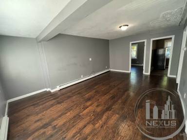 Main picture of 897 Branch Ave