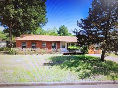 Main picture of 210 E Ewing St