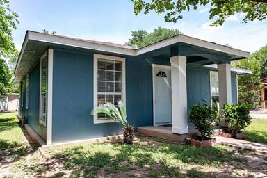 Main picture of 808 E Austin Ave