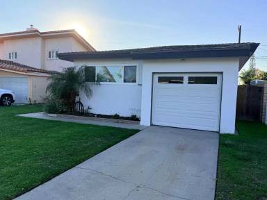 Main picture of 3513 Senasac Ave