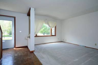 Main picture of 301 E 3rd St