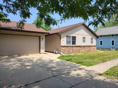Main picture of 809 W 11th St