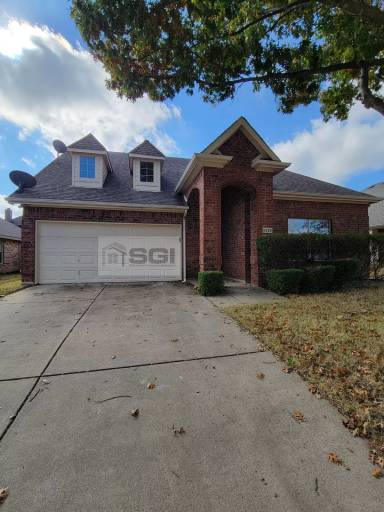 Main picture of 5229 Briarwood Dr