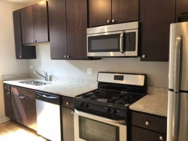 Main picture of 2438 W North Shore Ave