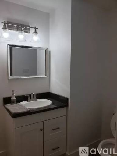 Main picture of 1004 Monson St