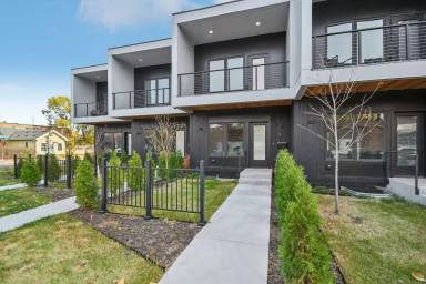 Main picture of 636 22nd Ave NE