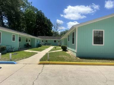 Main picture of 915 W Clark St