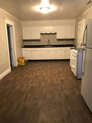 Main picture of 426 West 7th Street