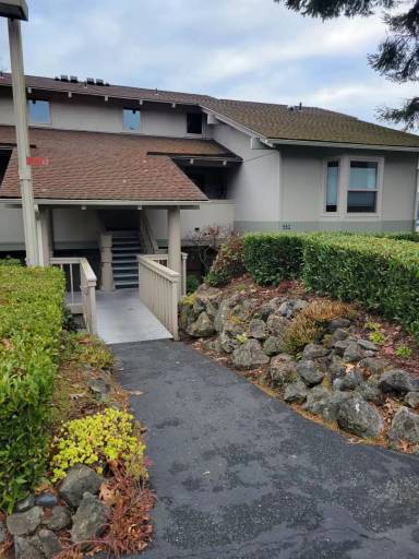 Main picture of 60 Admiralty Ln